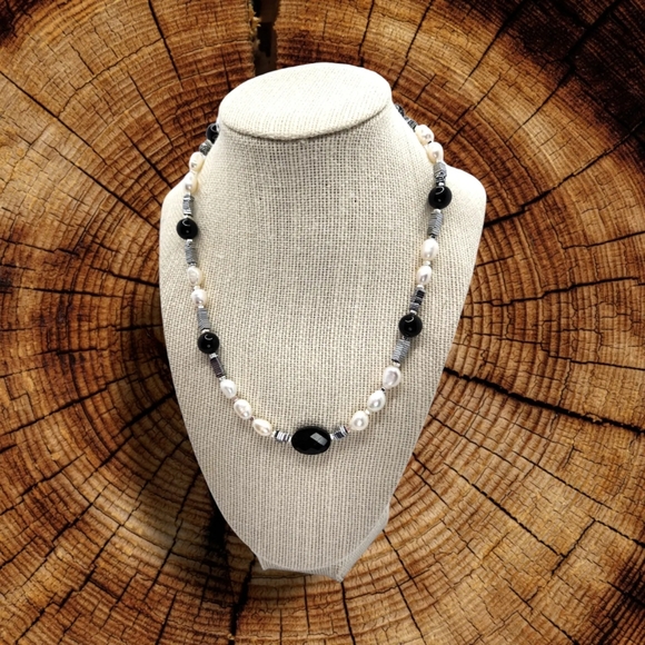 Freshwater Pearl, Black Agatw, Faceted Black Obsidian Necklace - Picture 2 of 4
